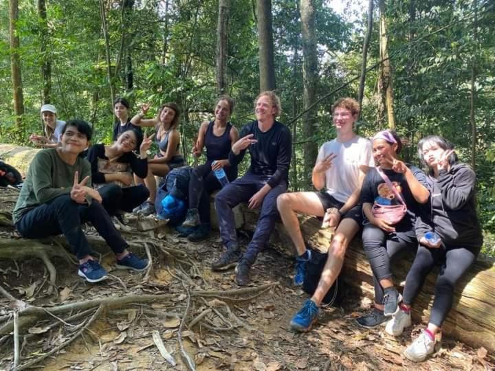 Pongo Guest House & Jungle Trekking Bukit Lawang Exterior foto